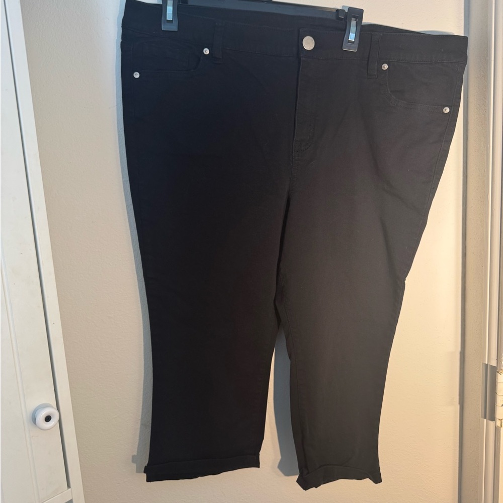 Lane Bryant size 20 Black Jean capris